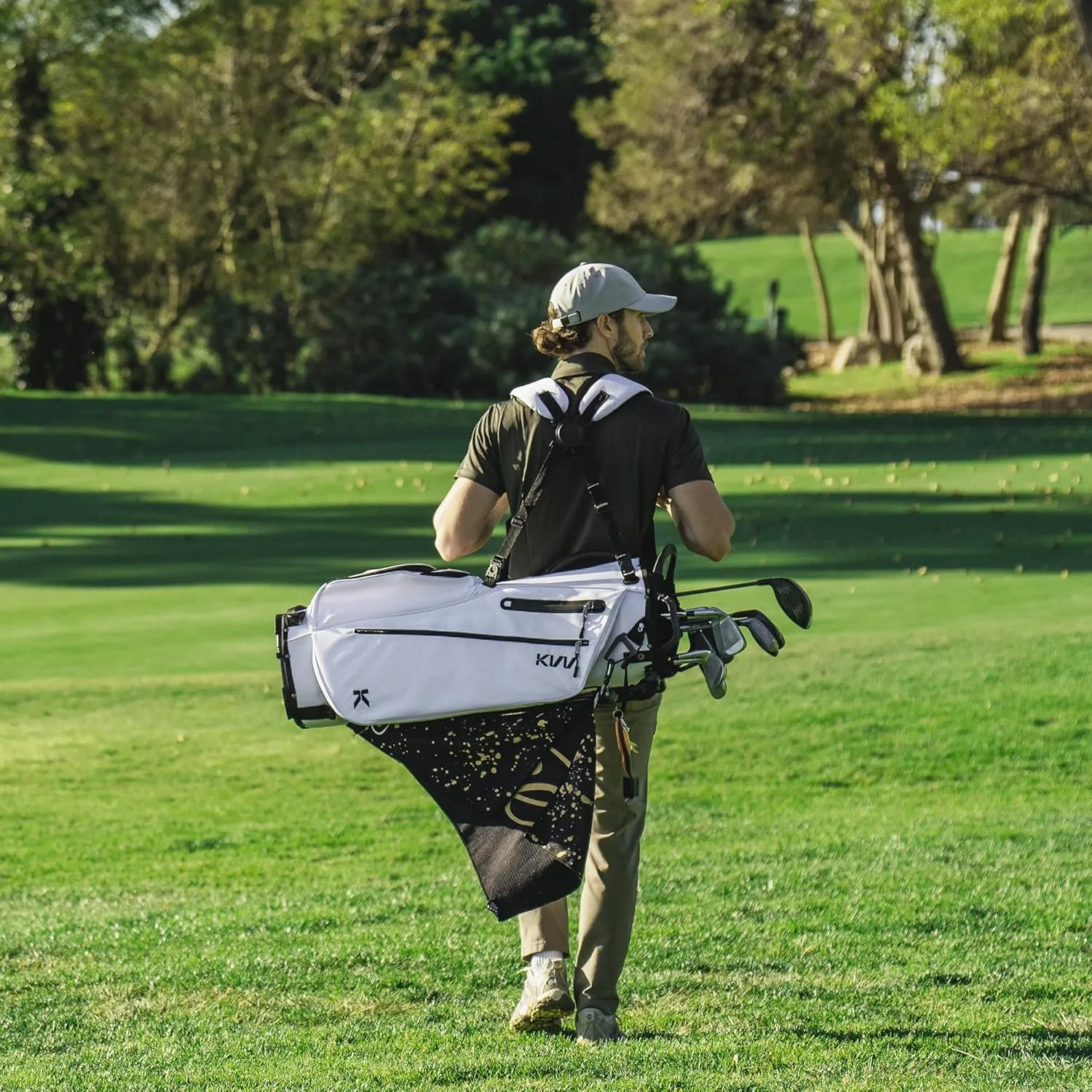 KVV Lightweight Golf Stand Bag with 7 Way Full-Length Dividers, 5 Zippered Pockets, Automatically Adjustable Dual StrapsElegant Design