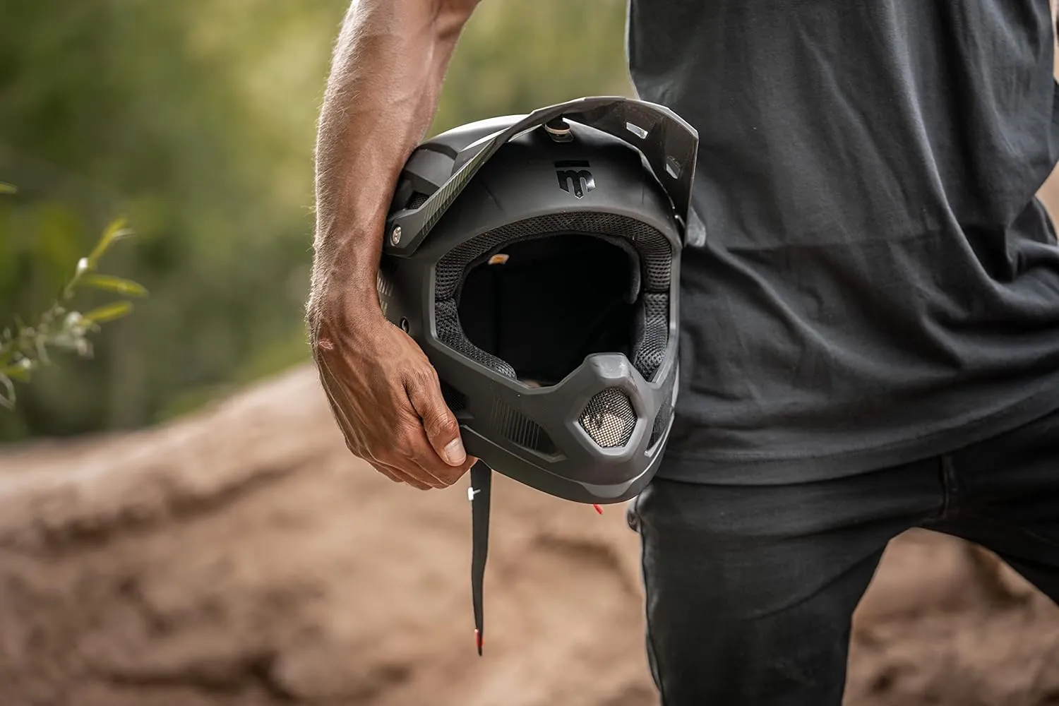 Mongoose Title Full Face Team Issue Bike Helmet, Head Circumferences of 47-62cm, Youth and Adult Sizes